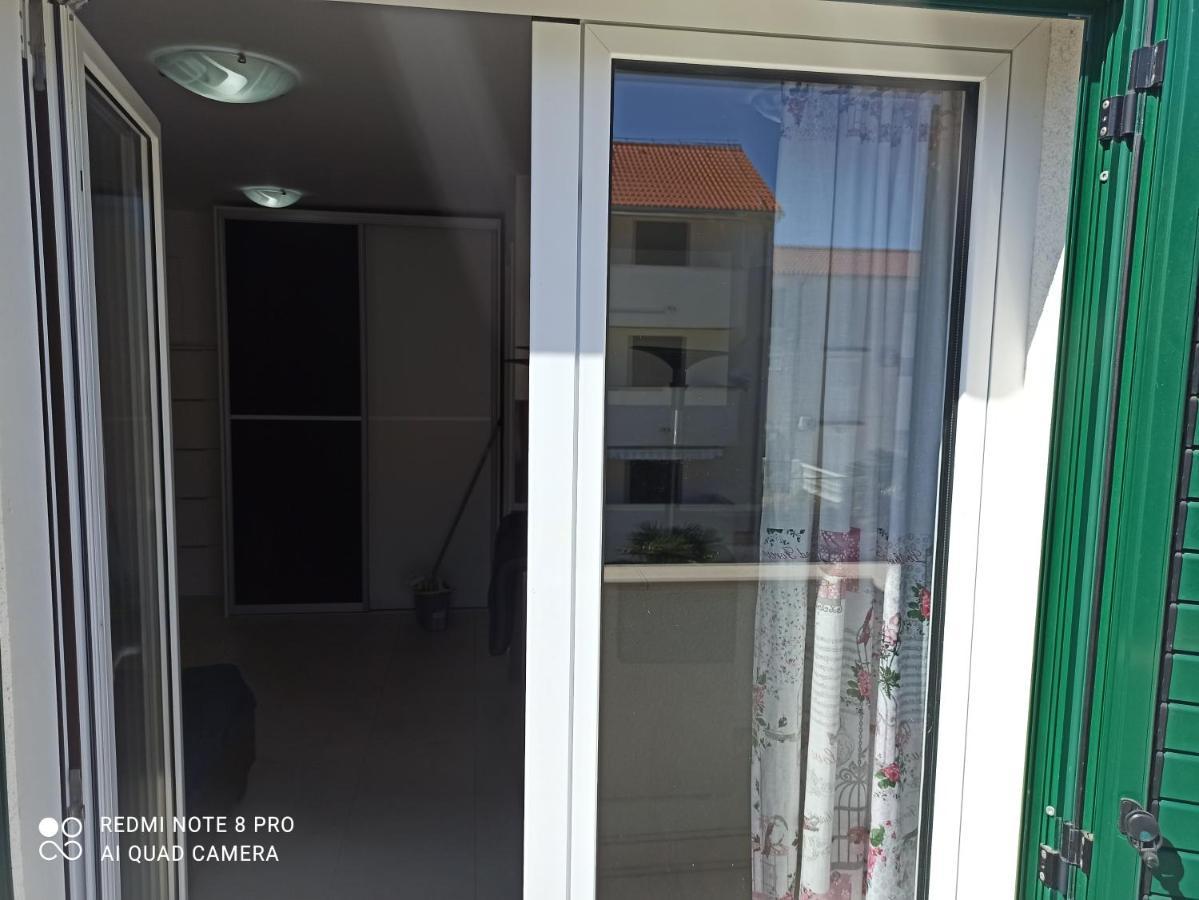 Studio Apartman Labrador Vodice Extérieur photo